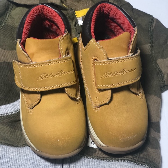 Steal of the day. Baby Eddie Bauer Boots. Preloved - Picture 4 of 4